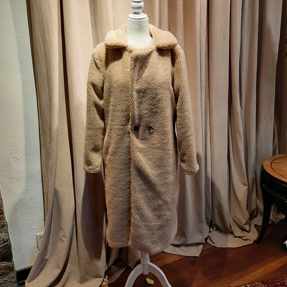 Eilly Bazar teddy 🧸 coat - Picture 4 of 7